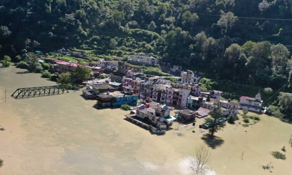 स्यानाचट्टी में बनी कृत्रिम झील को खोलने के प्रयास निरंतर जारी